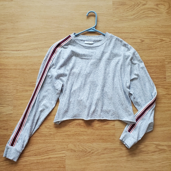 TNA grey cropped long sleeve. - Picture 2 of 4